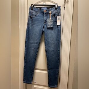 NWT DEMOCRACY ANKLE SKIMMER